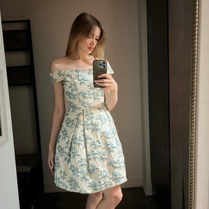 Beautiful Chelsea Dress